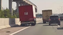 Viral Truk Ugal-ugalan di Tol Jagorawi, Polisi Akan Tindak Pengemudi