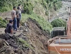 Warga Bener Meriah Pulihkan Jalan Enang-Enang Secara Swadaya, Donasi Capai Rp1 Miliar