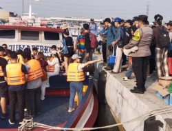Polisi Perkuat Pengamanan Wisatawan di Dermaga Kali Adem Menuju Kepulauan Seribu