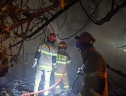 Bekas Lahan Sampah di Sukmajaya Depok Terbakar, Dua Orang Berhasil Dievakuasi
