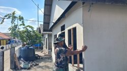 Pemasangan Kalsiboard Tandai Progres Renovasi RTLH Milik Bapak Suhardin di Desa Umbele Lama