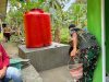 Pemasangan Tandon Air Manunggal Air Bersih di SDN Pulau Dua Masuki Tahap Pemasangan Tandon