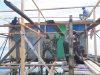 Pemasangan Rangka Kayu RTLH Ibu Samsia di Desa Umbele Terus Dikebut
