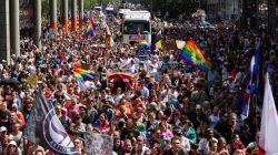 Mobil Tabrak Kerumunan Parade Gay di Jerman, Satu Orang Tewas