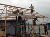 Renovasi RTLH Ibu Syamsiah di Desa Umbele Masuki Tahap Pemasangan Lisplang