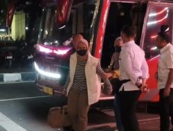 Rombongan Terjaring OTT Bupati Pemalang, Termasuk Istri Bupati, Tiba di Gedung KPK
