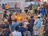 Hari Ketiga Demo di Kejari Pati Memanas, Massa Bakar Keranda dan Lempar Bangkai Ayam