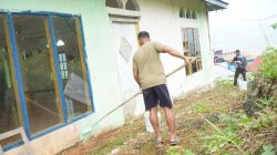 Satgas TMMD Ke-129 Kodim 1311/Morowali Percantik Masjid Desa Umbele dengan Pengecatan