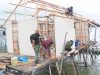 Renovasi RTLH Milik Bapak Nardianto di Desa Polewali Memasuki Tahap Pemasangan Atap dan Dinding Kalsiboard