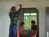 Satgas TMMD Bersama Warga Lanjutkan Tahap Finishing Renovasi RTLH Milik Bapak Hardi di Desa Pulau Dua