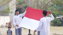 Kemenag Gelar Upacara HUT RI di 21 Pesantren