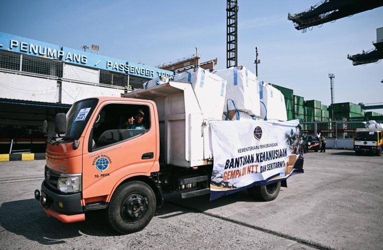 Kemenhub Kirim 7,9 Ton Bantuan Gempa NTT Lewat KM Tidar