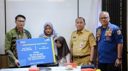 Pemprov DKI Serahkan Santunan Ahli Waris Petugas Gulkarmat