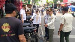 Operasi Rabu Tertib Johar Baru Tertibkan PKL
