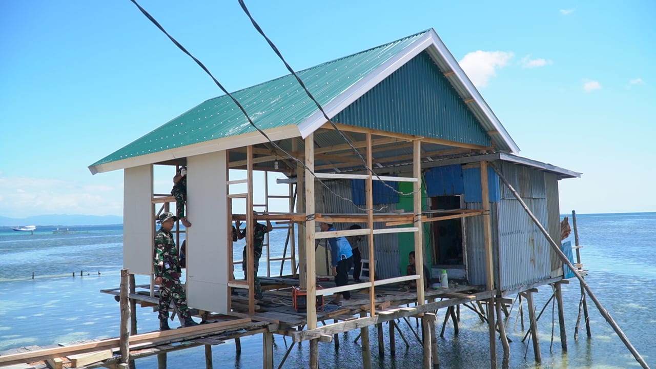 Renovasi RTLH Milik Ibu Syamsiah di Desa Umbele Masuki Tahap Pemasangan Kalsiboard Dinding