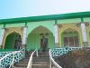 Pengecatan Masjid Desa Polewali Terus Dikebut Satgas TMMD Ke-129 Kodim 1311/Morowali