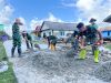Tak Kenal Panas, Satgas TMMD Ke-129 Terus Kebut Pengecoran Rabat Beton di Desa Polewali