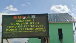 Satgas TMMD Bersama Masyarakat Gotong Royong Cat RTLH Milik Ibu Syamsiah