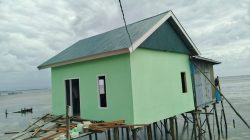 Kebersamaan TNI, Polri, dan Warga Percepat Renovasi RTLH Milik Ibu Syamsiah
