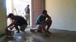 Pengecoran Lantai Ruang Kelas SDN Polewali Terus Dipercepat Satgas TMMD Ke-129