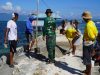 Dipimpin Pasiter, Satgas TMMD dan Masyarakat Gotong Royong Cor Dermaga Umbele