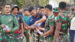Jaga Stamina Personel, Satgas TMMD Ke-129 Bagikan Minuman dan Susu