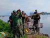 Perjuangan Panjang Satgas TMMD dan Masyarakat, Mesin Pendorong Air Berhasil Dibawa ke Lokasi Manunggal Air