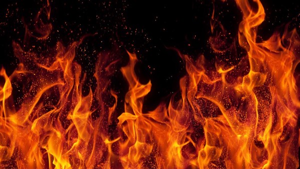 6,5 Jam Berlalu, Pemadaman Api di Pabrik Mi Sedaap Bekasi Masih Berlangsung