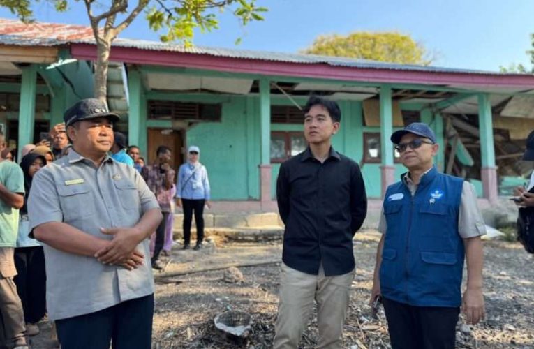 Wapres Gibran Tinjau Sekolah Terdampak Gempa NTT