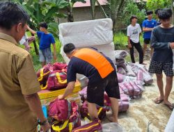 Kemensos Salurkan Bantuan untuk Korban Banjir Padang