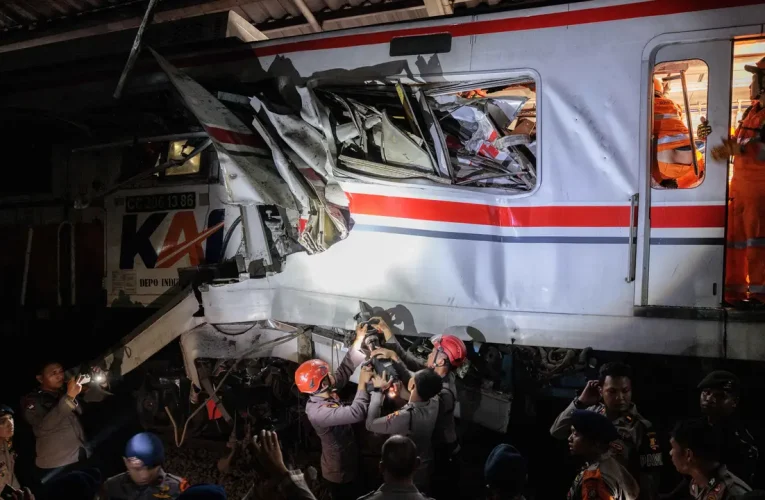 KNKT Ungkap Enam Faktor di Balik Tabrakan KA Argo Bromo Anggrek dan Commuter Line di Bekasi Timur