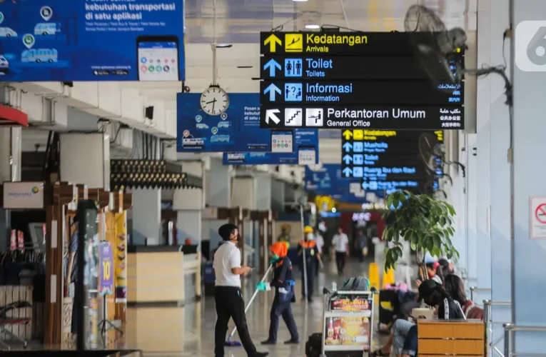 Bandara Halim Ditutup Sementara Akibat Abu Vulkanik Gunung Anak Krakatau