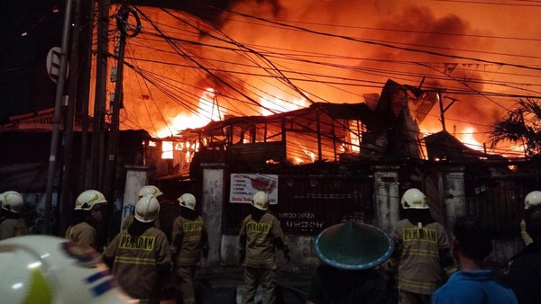 150 Orang Terdampak Kebakaran di Kebayoran Lama, Kerugian Capai Rp 1,2 Miliar