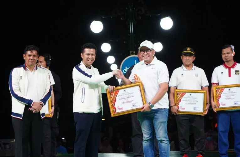 Konsisten Cetak Atlet Berprestasi, Petrokimia Gresik Raih Penghargaan JATIM SPORT1V