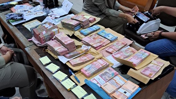 KPK Sita Uang Ratusan Juta dari Penggeledahan Kanwil BPN Jatim