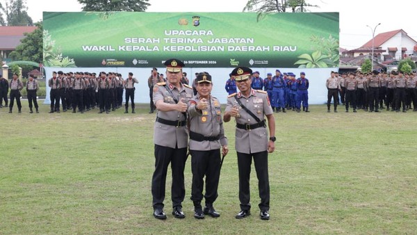 Brigjen Simson Zet Ringu Resmi Menjabat Wakapolda Riau