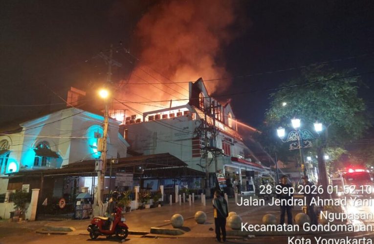 Kebakaran Hamzah Batik Yogyakarta, Api Diduga Muncul dari Lantai Tiga