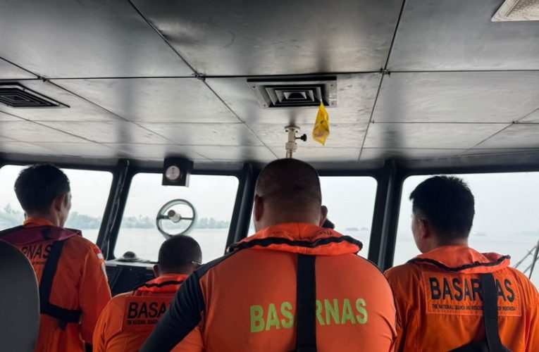 Mesin Longboat Mati di Tengah Laut, 3 Pemancing Hilang di Perairan Pulau Yelfius