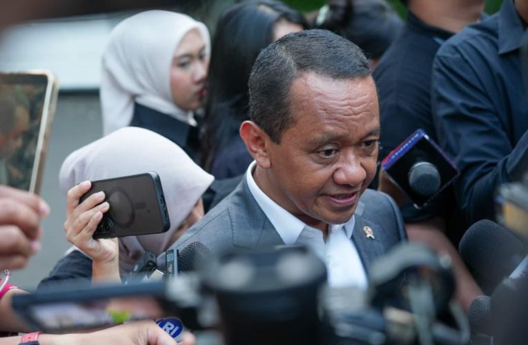 Presiden Prabowo Terima Laporan Bahlil soal RUU Migas, Listrik, dan Distribusi BBM