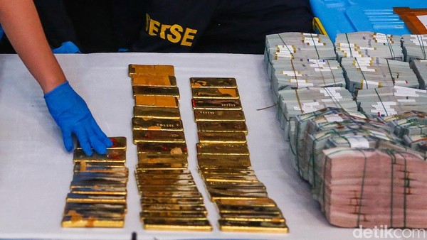 74 Kg Emas Batangan Ditemukan di Rumah Eks Jampidsus Febrie
