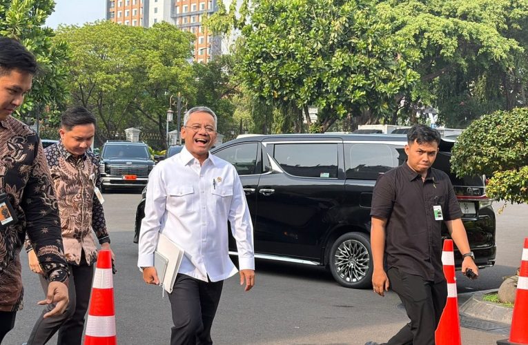 Menkeu Tegaskan Gaji PNS Tetap Disalurkan Lewat Bank, Bukan Kopdes Merah Putih
