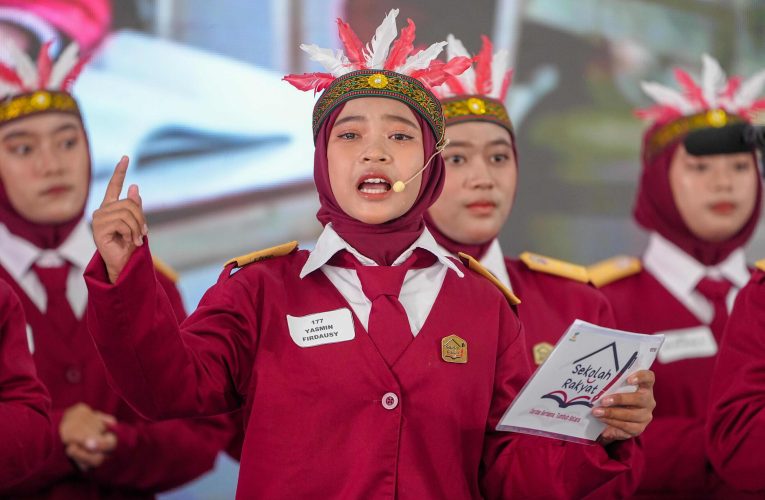 Puisi Hari Santri Ungkap Perubahan Siswa Sekolah Rakyat Jombang